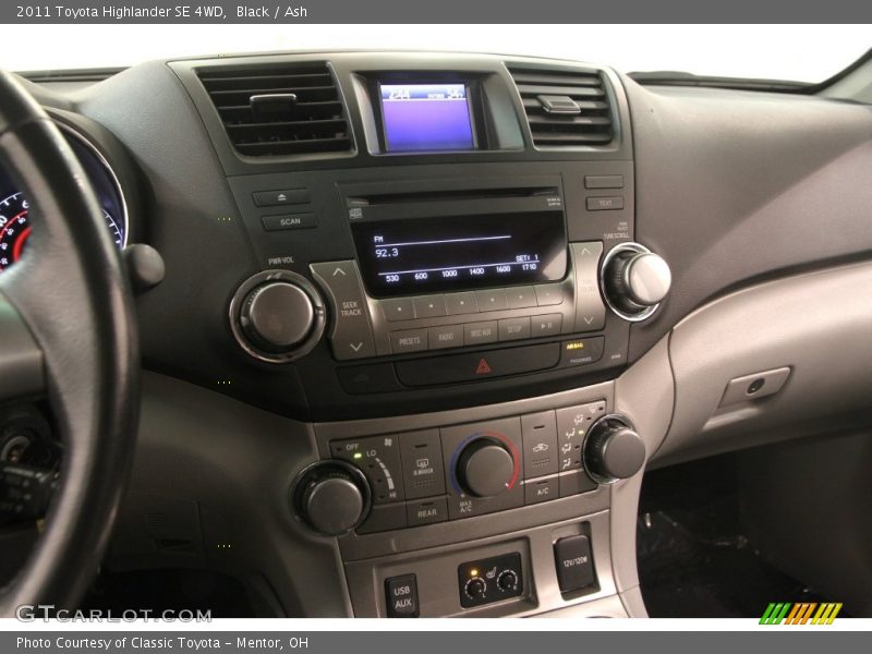 Black / Ash 2011 Toyota Highlander SE 4WD