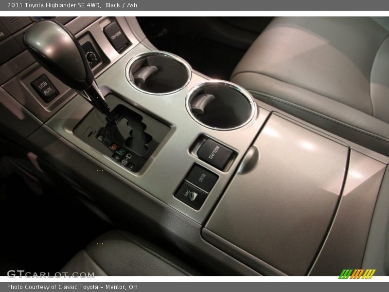 Black / Ash 2011 Toyota Highlander SE 4WD