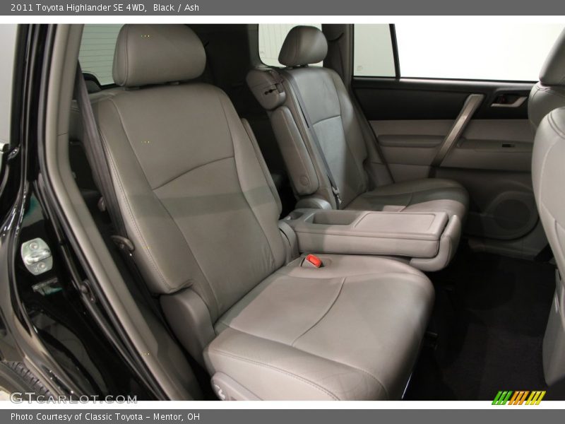 Black / Ash 2011 Toyota Highlander SE 4WD