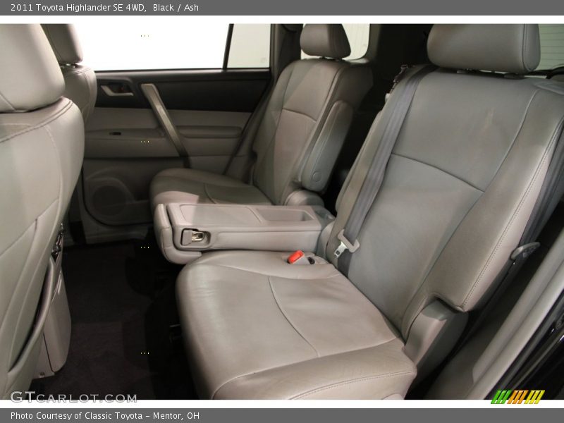 Black / Ash 2011 Toyota Highlander SE 4WD