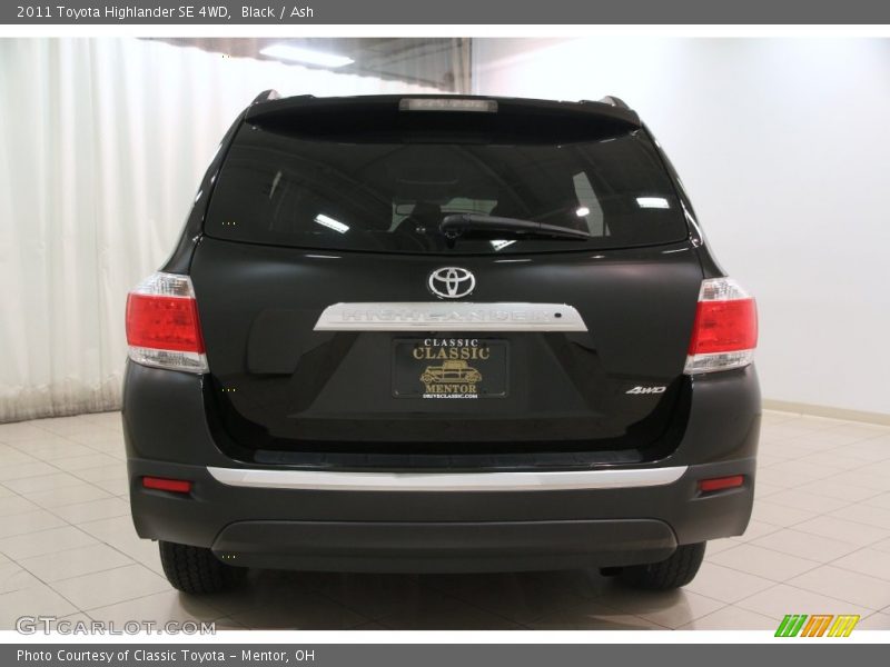 Black / Ash 2011 Toyota Highlander SE 4WD