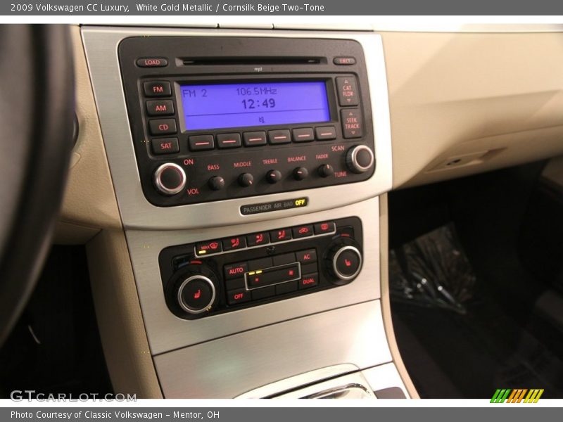 White Gold Metallic / Cornsilk Beige Two-Tone 2009 Volkswagen CC Luxury