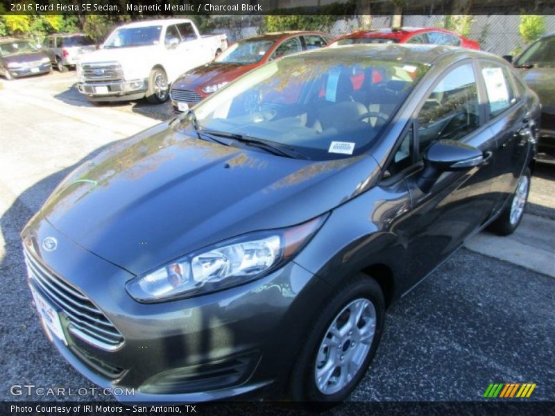Magnetic Metallic / Charcoal Black 2016 Ford Fiesta SE Sedan