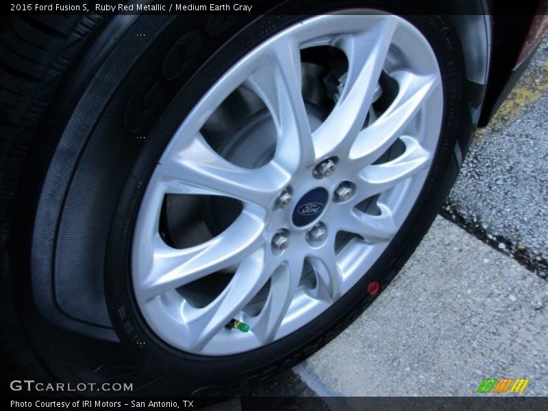 Ruby Red Metallic / Medium Earth Gray 2016 Ford Fusion S