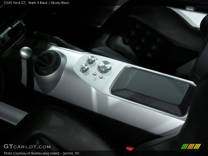 Mark II Black / Ebony Black 2005 Ford GT