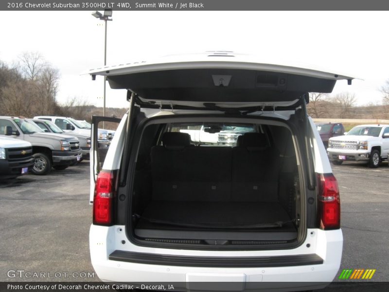 Summit White / Jet Black 2016 Chevrolet Suburban 3500HD LT 4WD