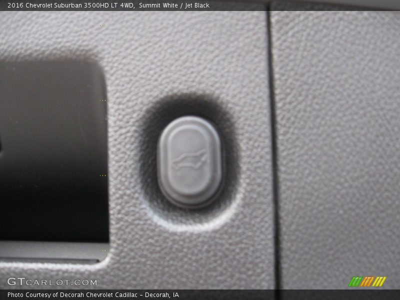 Summit White / Jet Black 2016 Chevrolet Suburban 3500HD LT 4WD