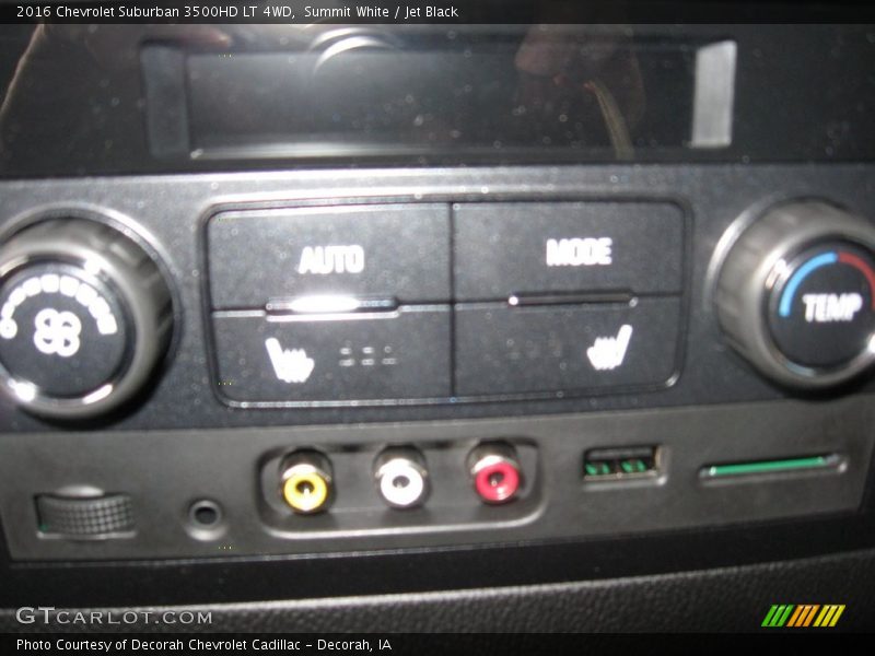 Summit White / Jet Black 2016 Chevrolet Suburban 3500HD LT 4WD