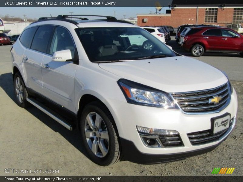 Iridescent Pearl Tricoat / Ebony 2016 Chevrolet Traverse LTZ