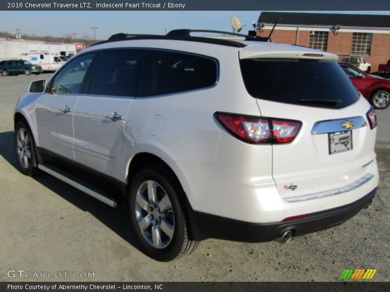 Iridescent Pearl Tricoat / Ebony 2016 Chevrolet Traverse LTZ