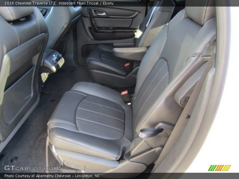 Iridescent Pearl Tricoat / Ebony 2016 Chevrolet Traverse LTZ