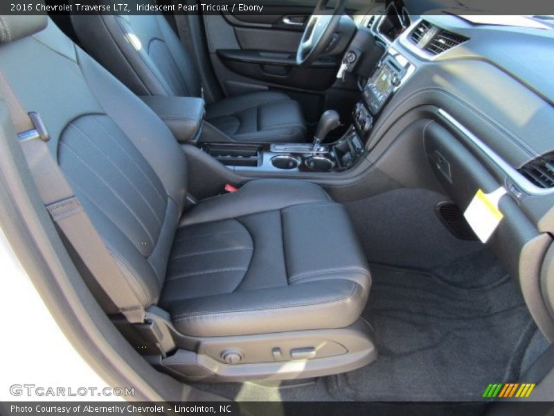 Iridescent Pearl Tricoat / Ebony 2016 Chevrolet Traverse LTZ