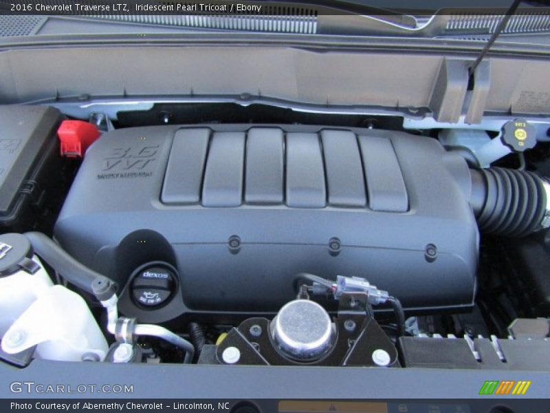 Iridescent Pearl Tricoat / Ebony 2016 Chevrolet Traverse LTZ