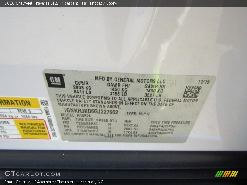 Iridescent Pearl Tricoat / Ebony 2016 Chevrolet Traverse LTZ