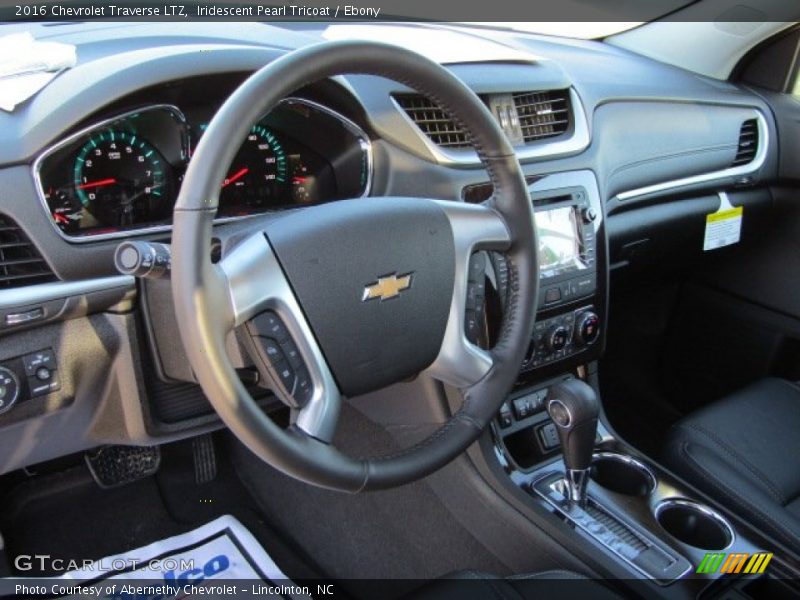 Iridescent Pearl Tricoat / Ebony 2016 Chevrolet Traverse LTZ