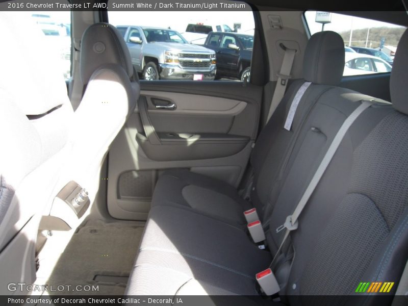 Summit White / Dark Titanium/Light Titanium 2016 Chevrolet Traverse LT AWD