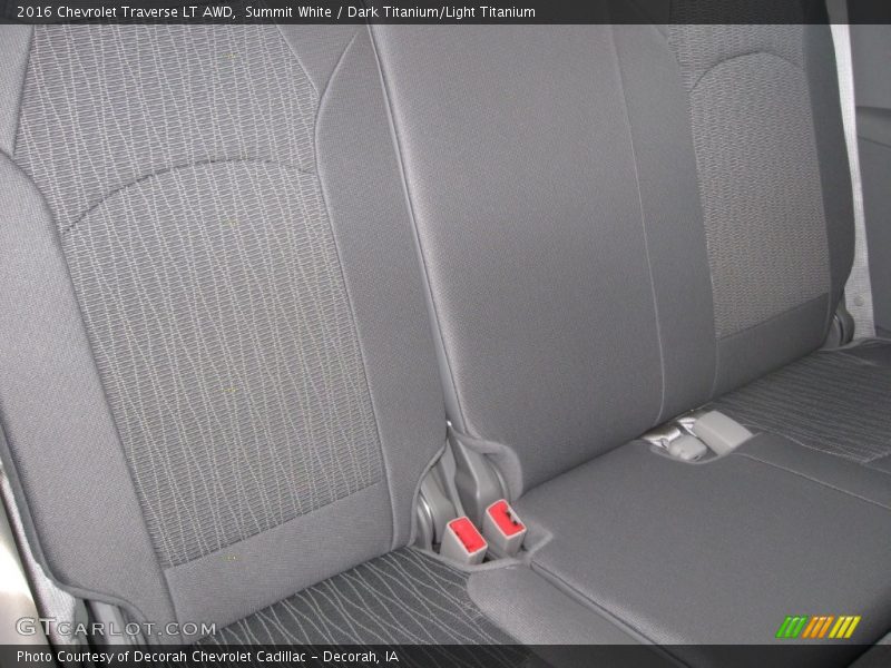 Summit White / Dark Titanium/Light Titanium 2016 Chevrolet Traverse LT AWD