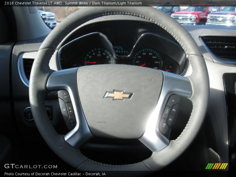Summit White / Dark Titanium/Light Titanium 2016 Chevrolet Traverse LT AWD