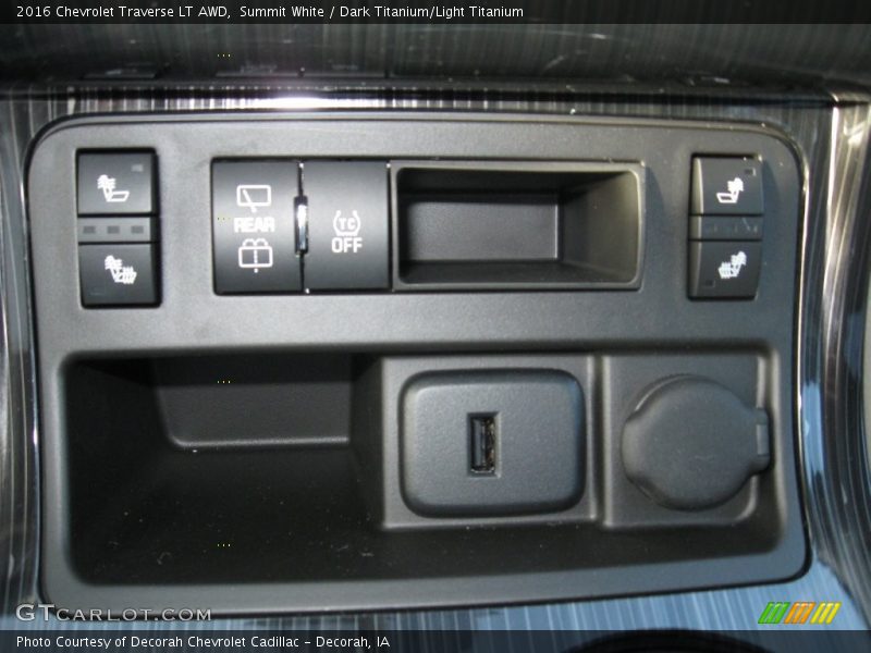 Summit White / Dark Titanium/Light Titanium 2016 Chevrolet Traverse LT AWD