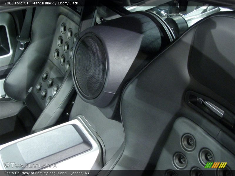 Mark II Black / Ebony Black 2005 Ford GT