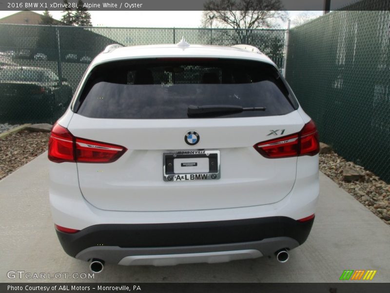 Alpine White / Oyster 2016 BMW X1 xDrive28i