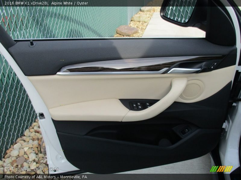 Alpine White / Oyster 2016 BMW X1 xDrive28i