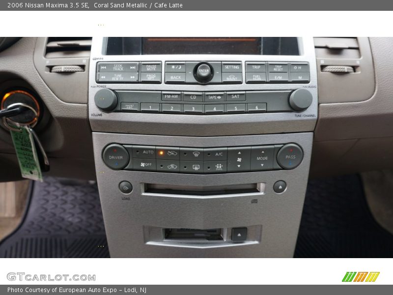 Coral Sand Metallic / Cafe Latte 2006 Nissan Maxima 3.5 SE