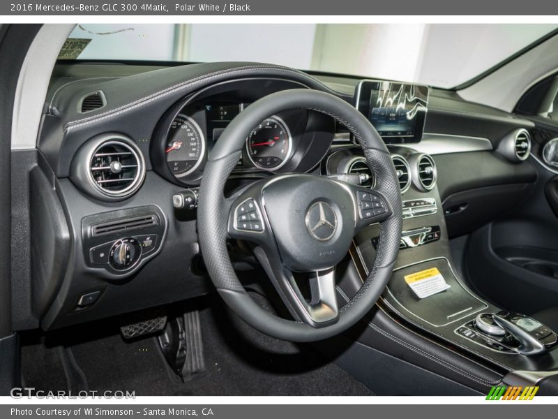 Polar White / Black 2016 Mercedes-Benz GLC 300 4Matic