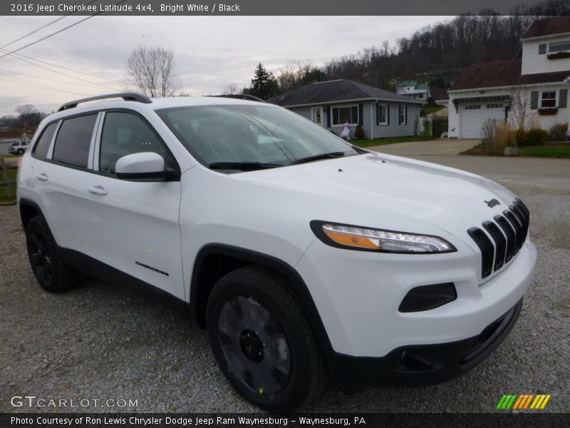 Bright White / Black 2016 Jeep Cherokee Latitude 4x4