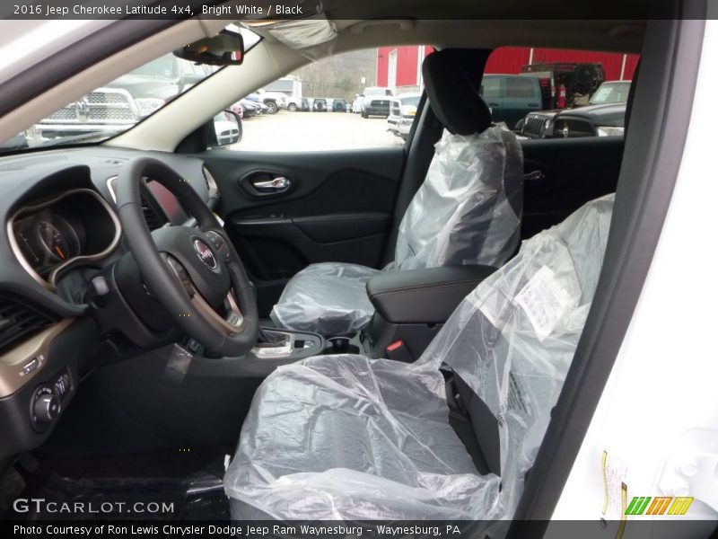 Bright White / Black 2016 Jeep Cherokee Latitude 4x4