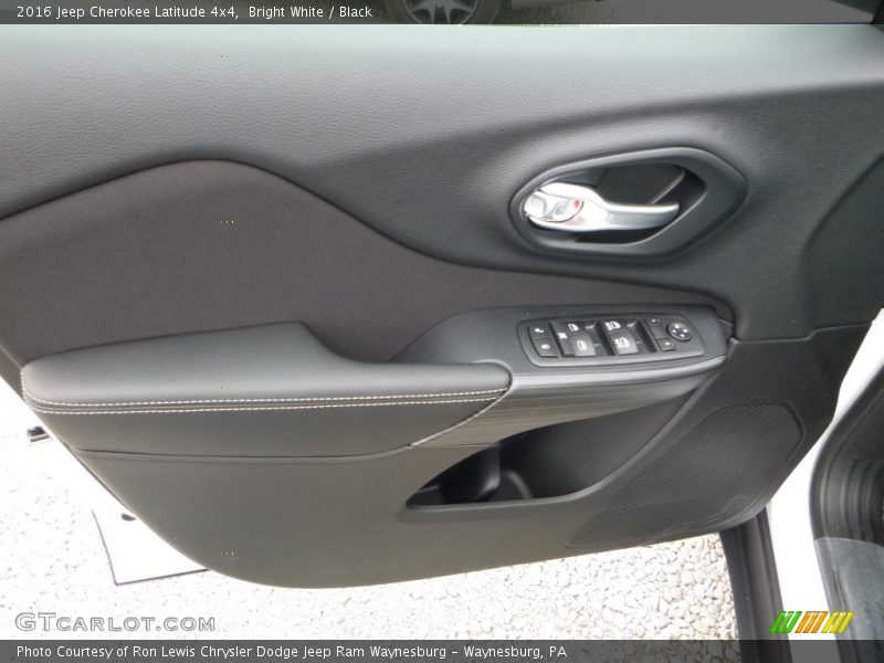 Bright White / Black 2016 Jeep Cherokee Latitude 4x4