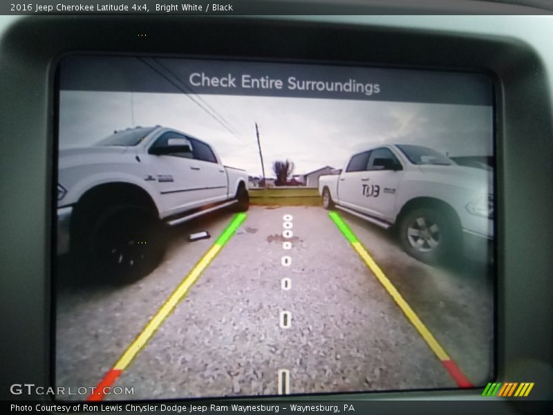 Bright White / Black 2016 Jeep Cherokee Latitude 4x4