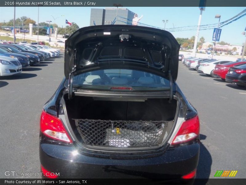 Ultra Black / Gray 2016 Hyundai Accent SE Sedan