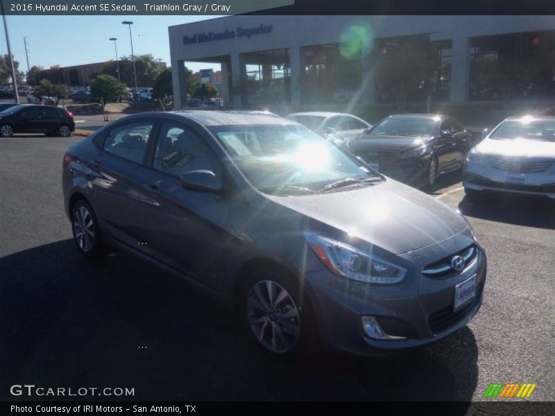 Triathlon Gray / Gray 2016 Hyundai Accent SE Sedan