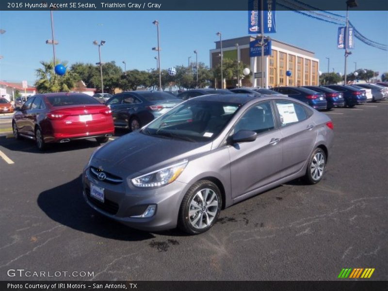 Triathlon Gray / Gray 2016 Hyundai Accent SE Sedan