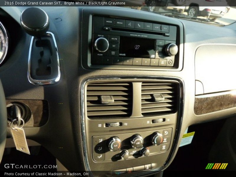 Bright White / Black/Light Graystone 2016 Dodge Grand Caravan SXT