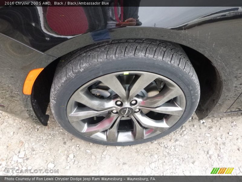 Front 3/4 View of 2016 200 S AWD