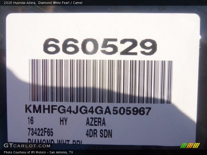 Diamond White Pearl / Camel 2016 Hyundai Azera