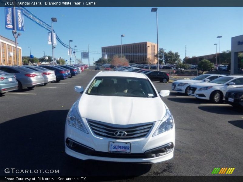 Diamond White Pearl / Camel 2016 Hyundai Azera