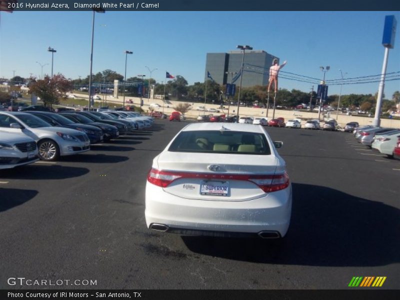 Diamond White Pearl / Camel 2016 Hyundai Azera