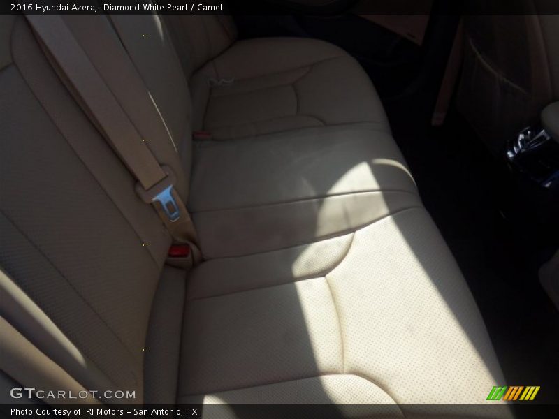 Diamond White Pearl / Camel 2016 Hyundai Azera