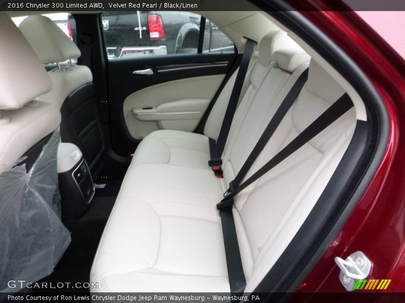 Velvet Red Pearl / Black/Linen 2016 Chrysler 300 Limited AWD