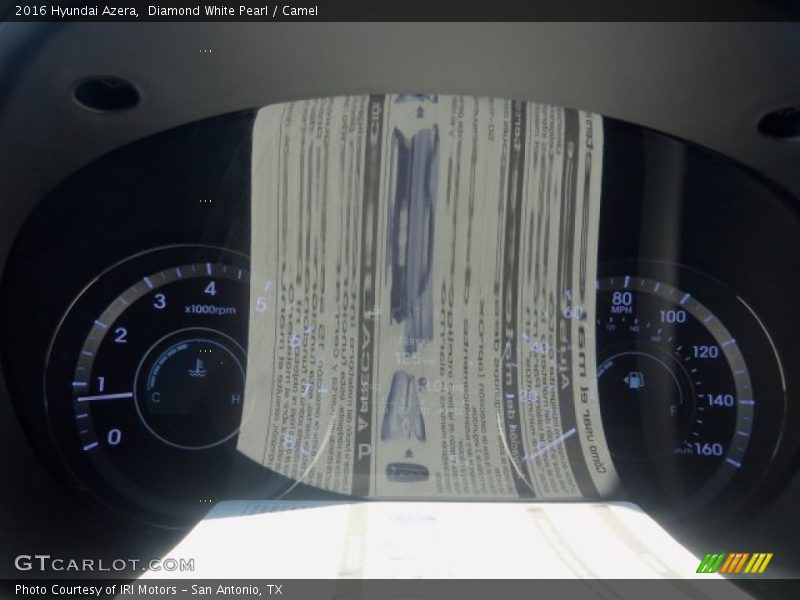 Diamond White Pearl / Camel 2016 Hyundai Azera