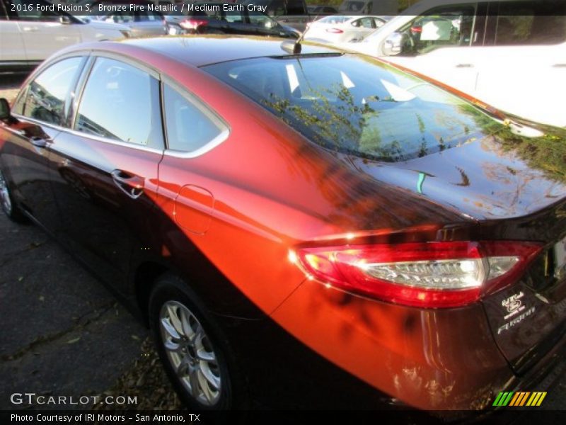 Bronze Fire Metallic / Medium Earth Gray 2016 Ford Fusion S