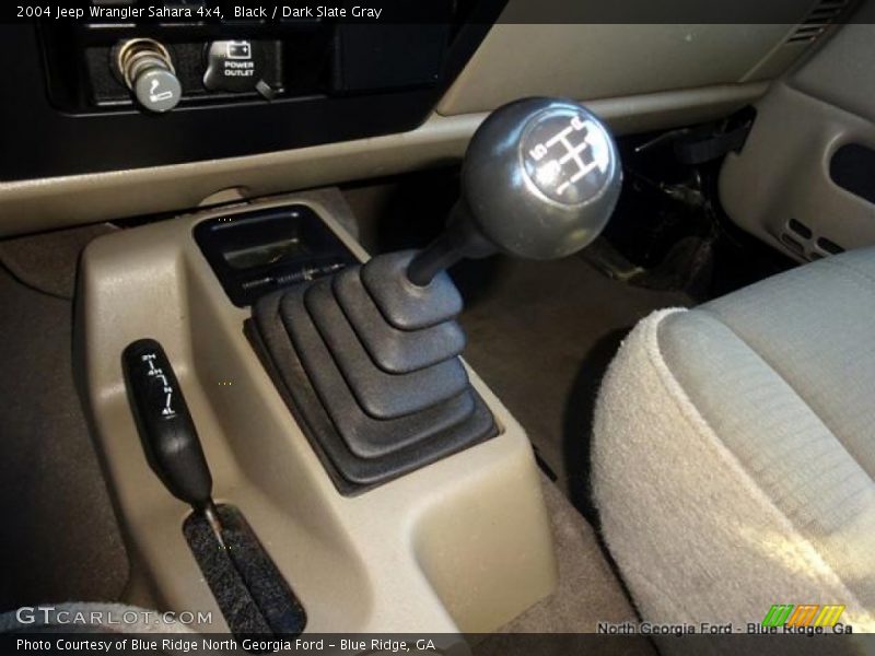 Black / Dark Slate Gray 2004 Jeep Wrangler Sahara 4x4