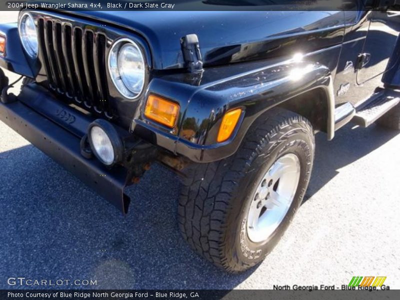 Black / Dark Slate Gray 2004 Jeep Wrangler Sahara 4x4