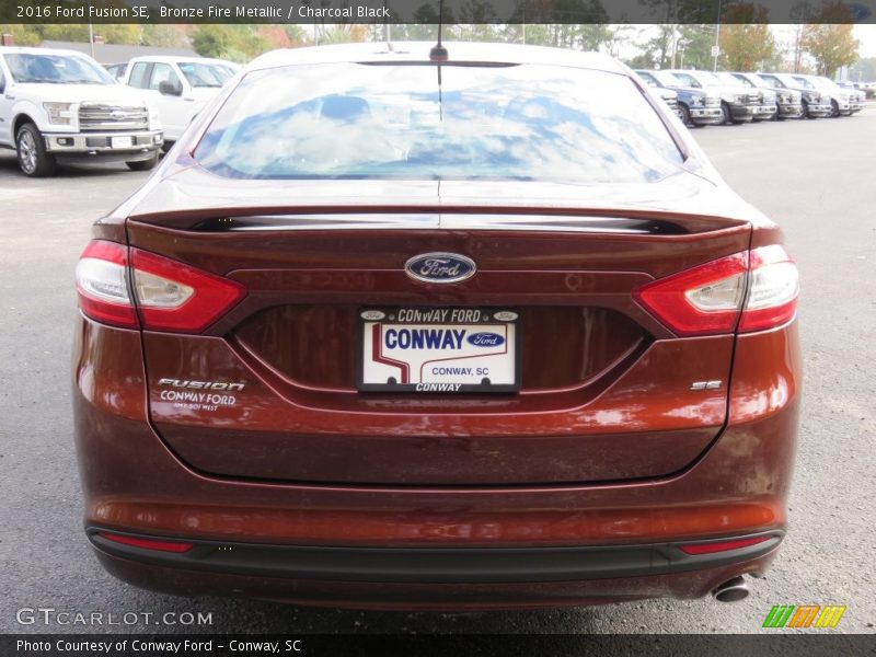 Bronze Fire Metallic / Charcoal Black 2016 Ford Fusion SE