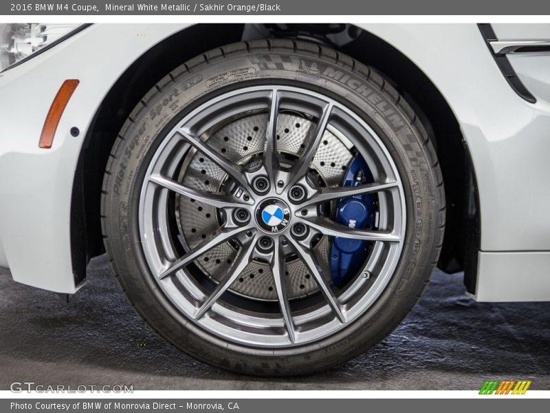 Mineral White Metallic / Sakhir Orange/Black 2016 BMW M4 Coupe