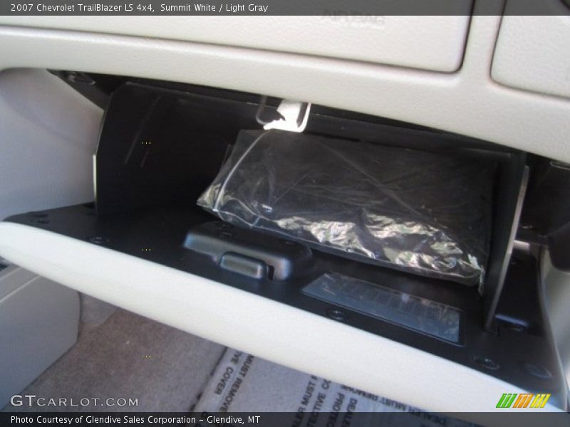 Summit White / Light Gray 2007 Chevrolet TrailBlazer LS 4x4