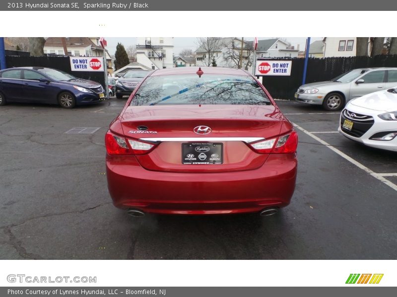 Sparkling Ruby / Black 2013 Hyundai Sonata SE